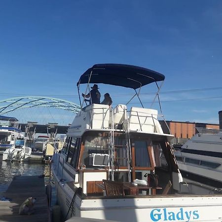 Waterfront 32' Bayliner Yacht Hotel Providence Exterior foto